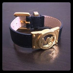 MICHAEL KORS BANGLE